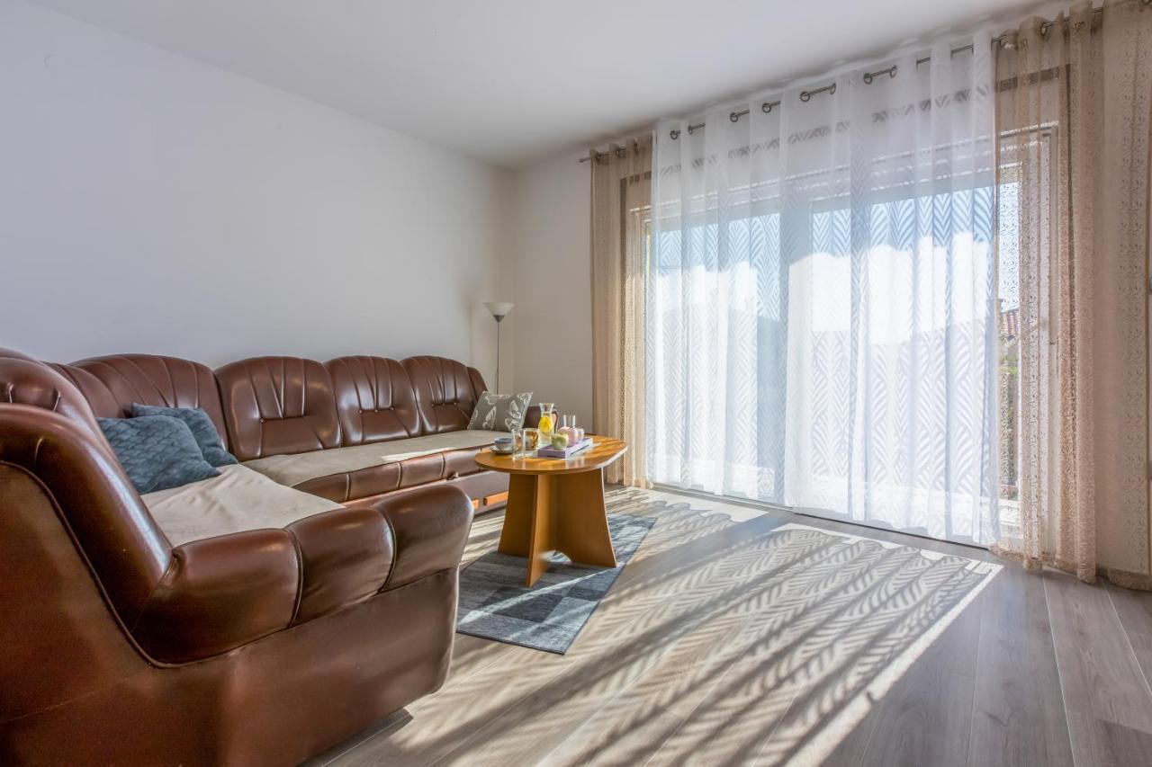 Apartments Kralj Zvonimir Jadranovo Exterior photo